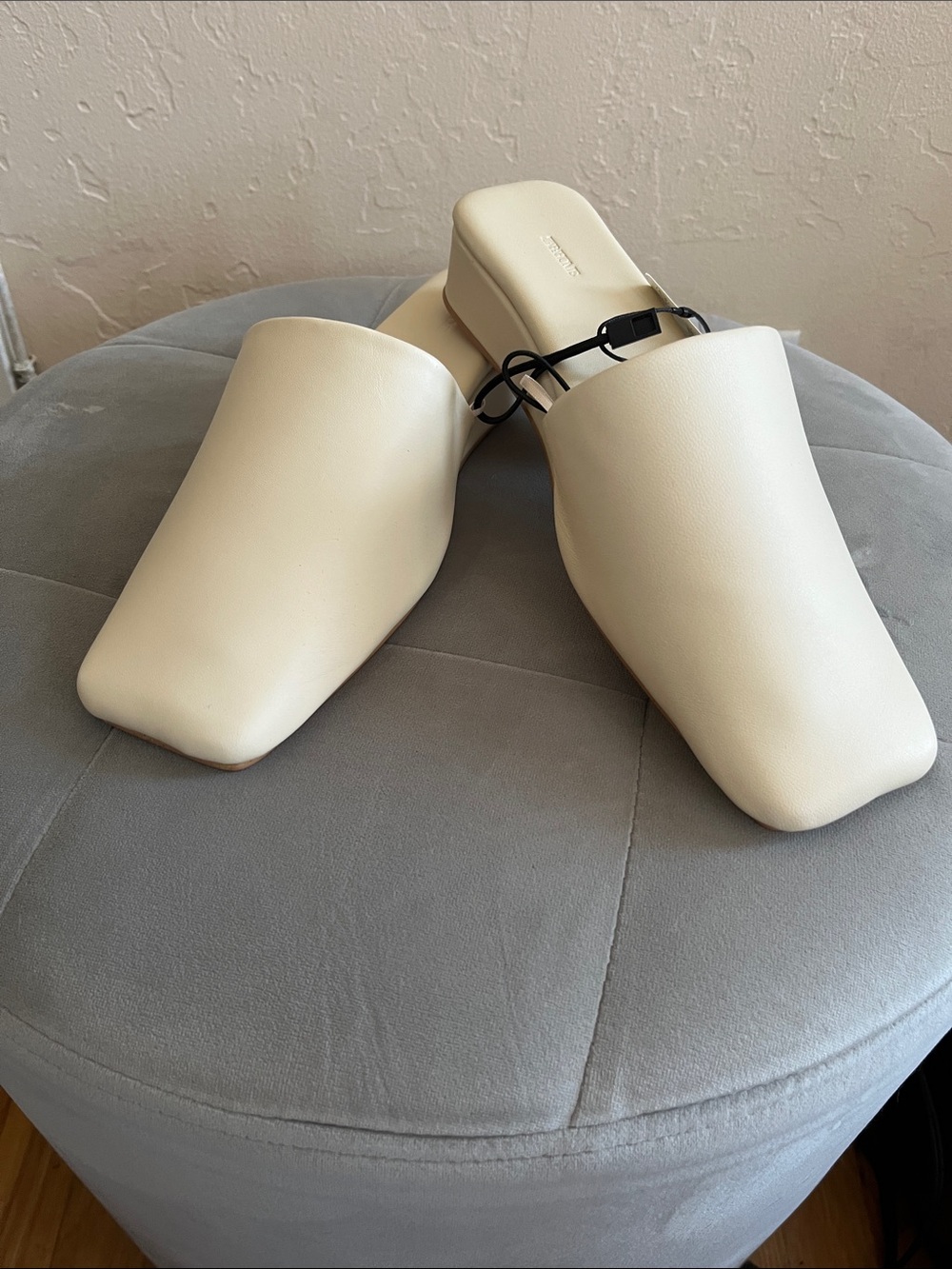NWT Women Zara mule